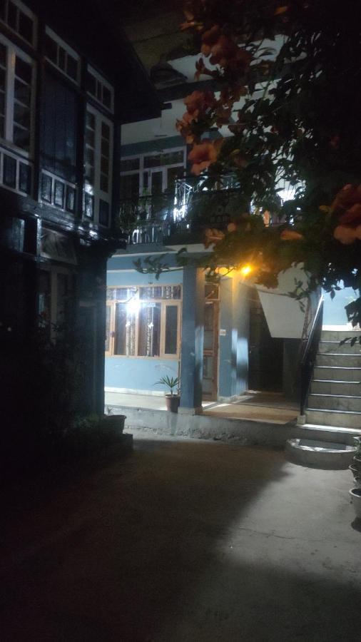 The Prasher Lodge Mall Road Manali エクステリア 写真