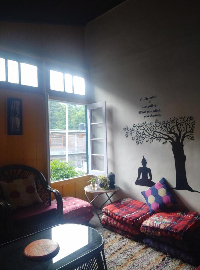 The Prasher Lodge Mall Road Manali エクステリア 写真
