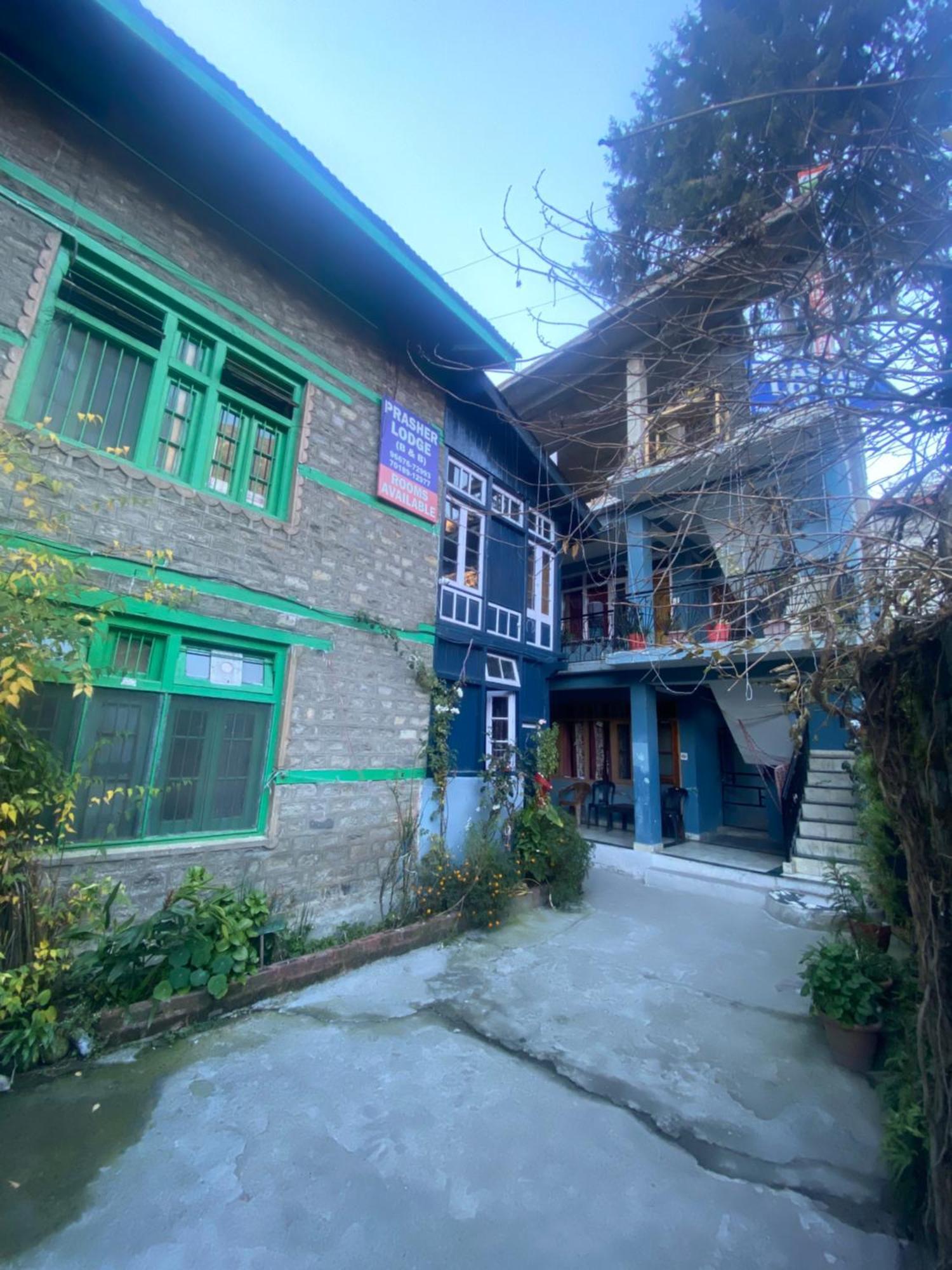 The Prasher Lodge Mall Road Manali エクステリア 写真